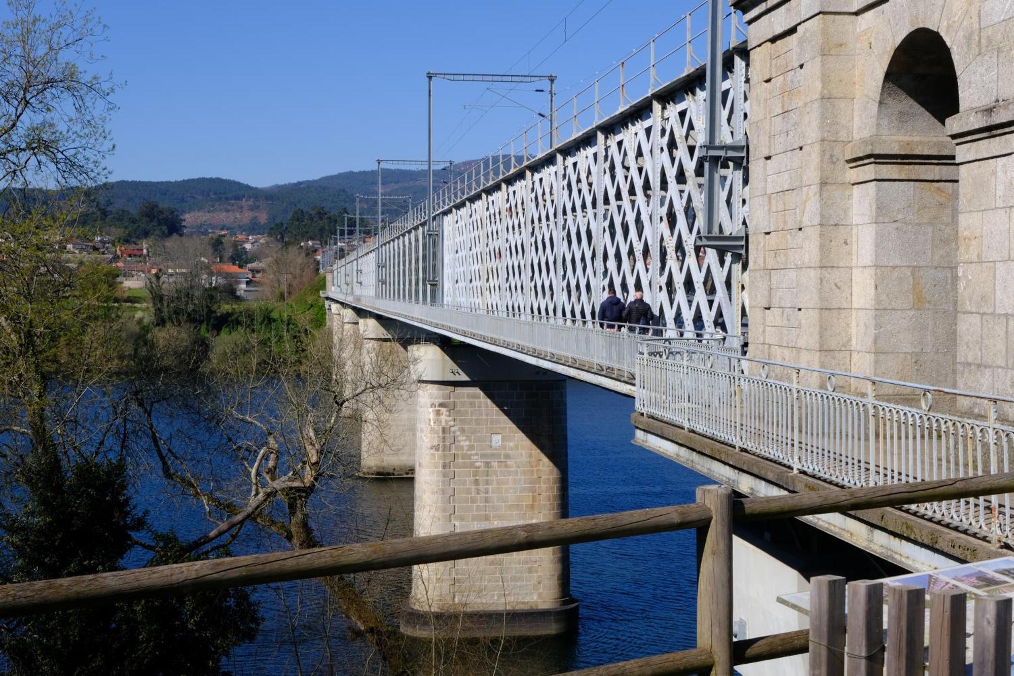 Casita A Estrenar En Finca Con Rio Proxima A Tui, Gondomar Y Portugal. Екстериор снимка